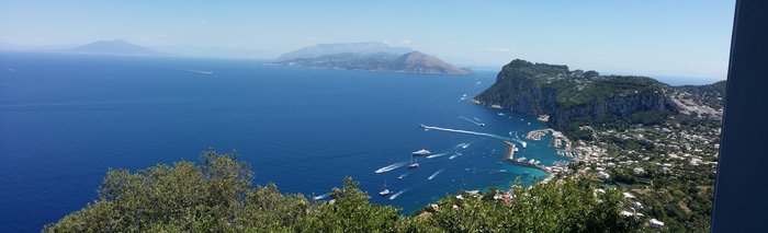 Der Hafen Marina Grande auf der Insel Capri